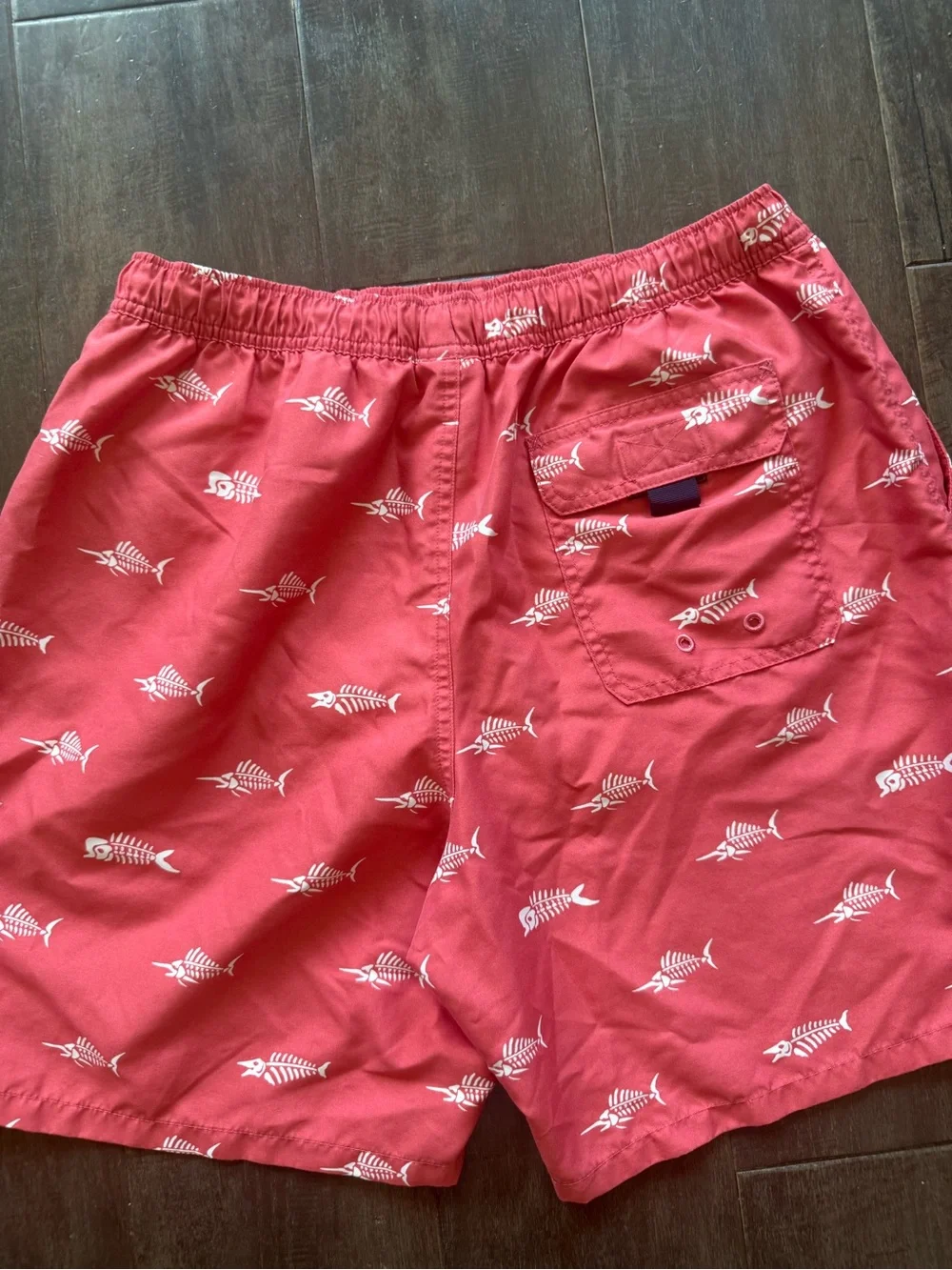 Vineyard Vines retails $98